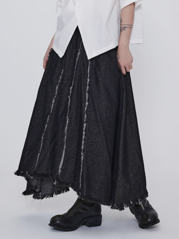 Dark hem raw irregular designed elastic denim skirt