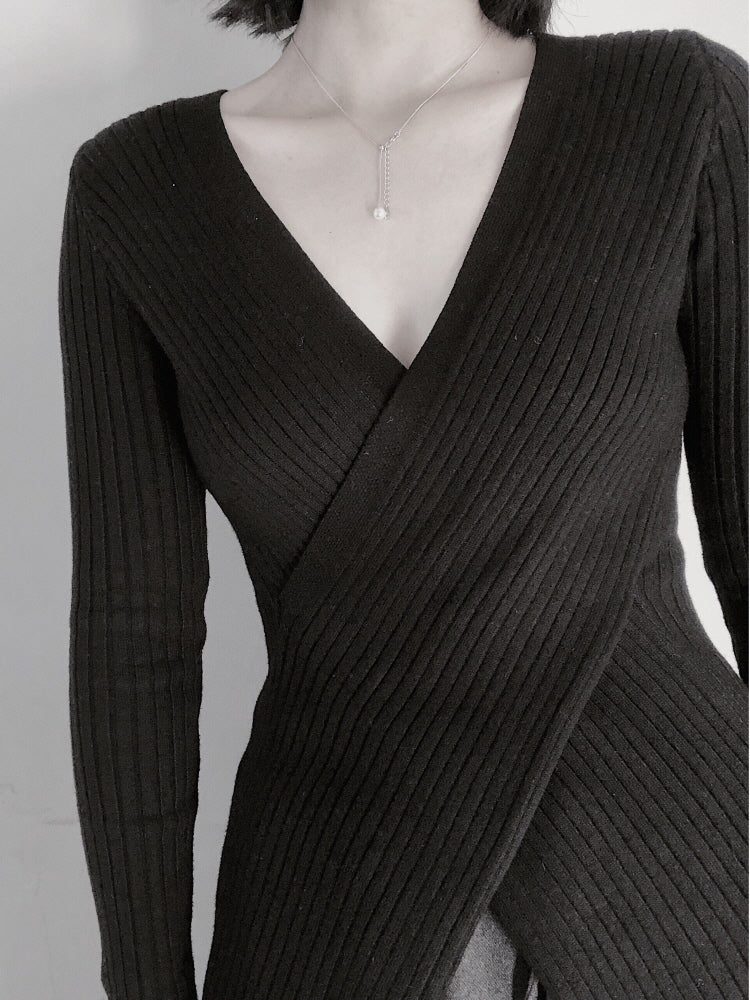 Front crossover V-neck knit