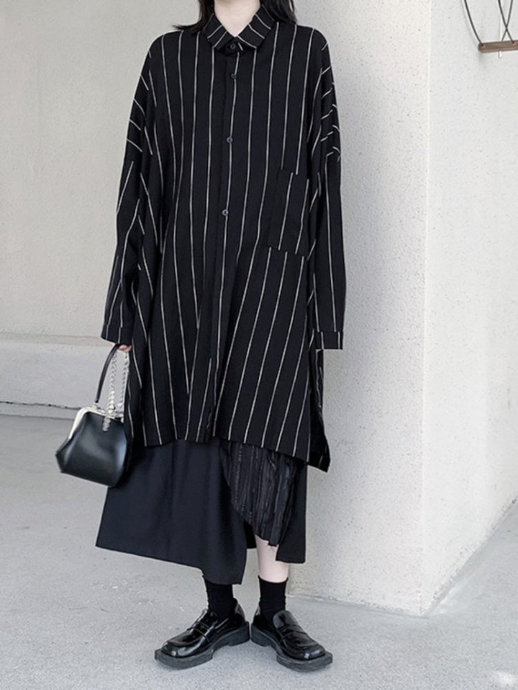 Minimalist dark style versatile slit midi shirt