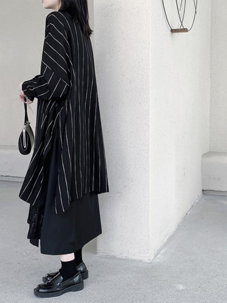 Minimalist dark style versatile slit midi shirt