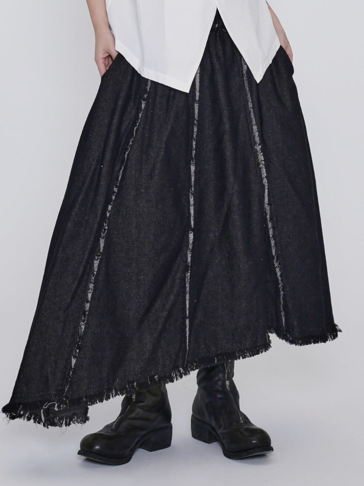 Dark hem raw irregular designed elastic denim skirt