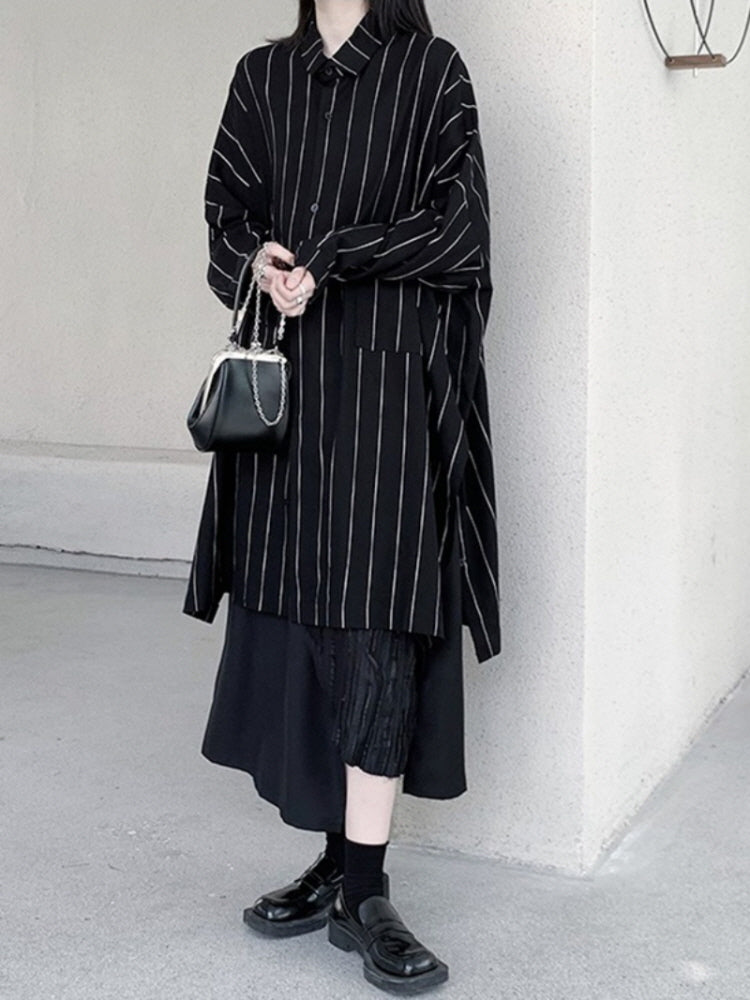 Minimalist dark style versatile slit midi shirt