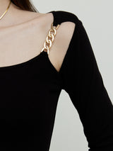 Chain off-the-shoulder slim T-shirt