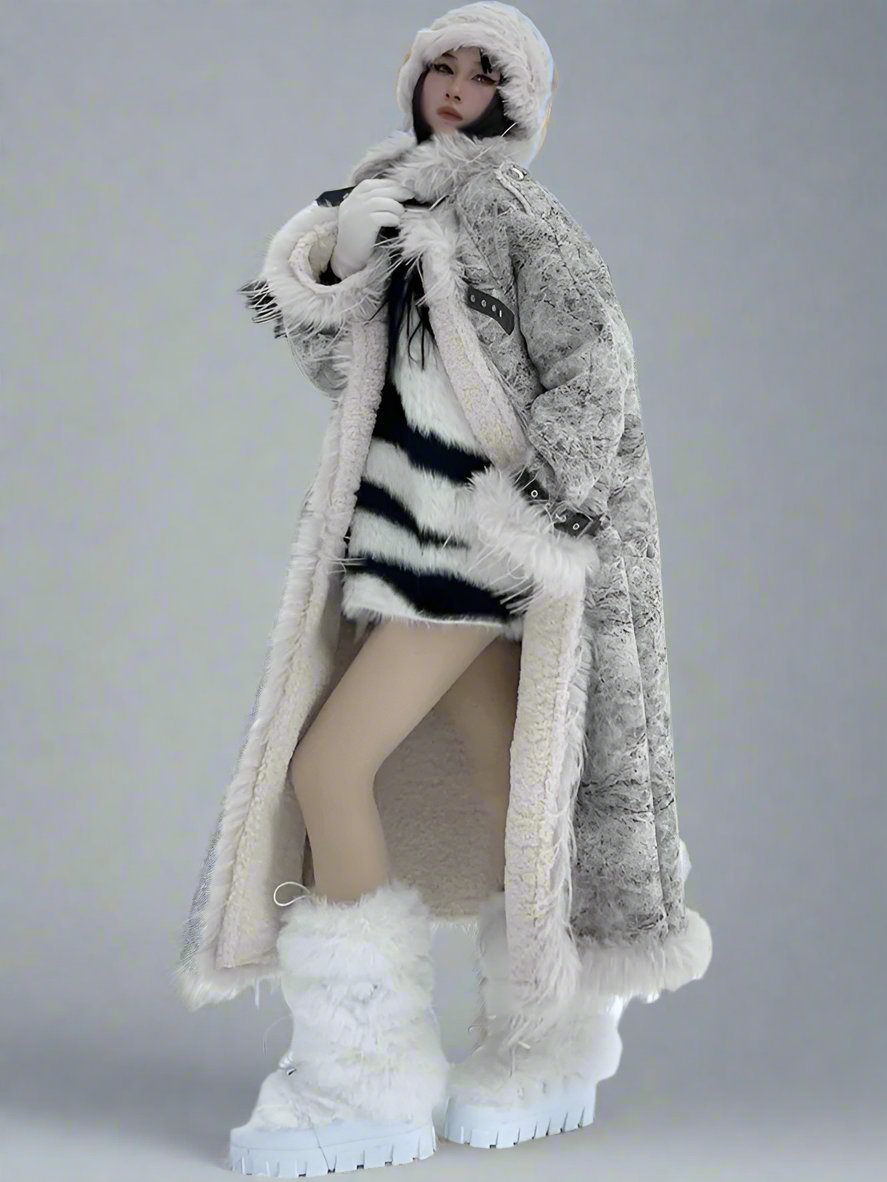 Niche plush panelled fur coat