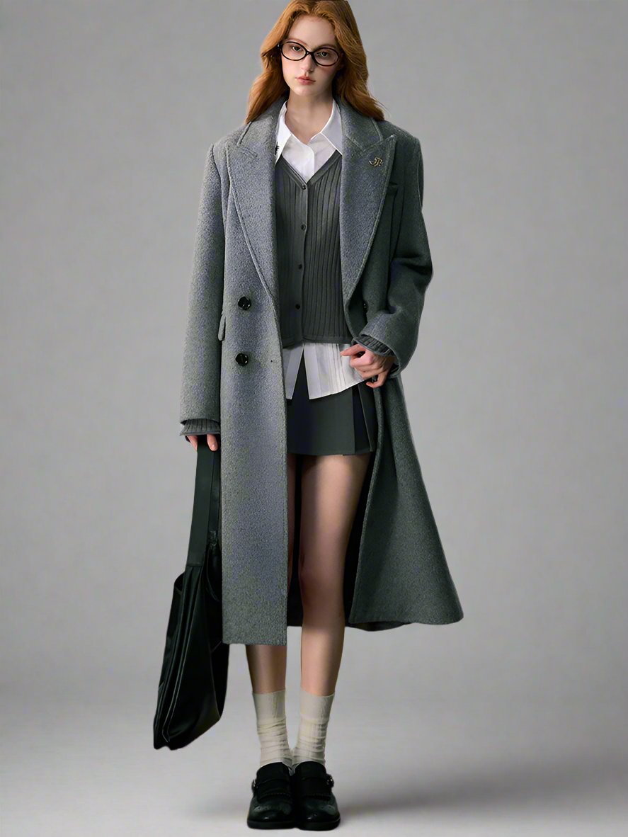 Gray lapel-collar double-breasted woolen coat