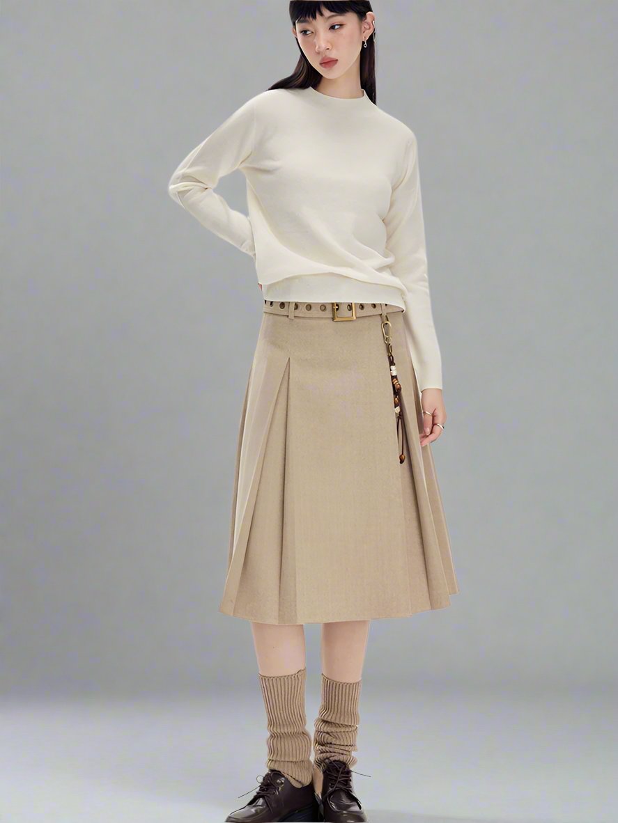 Classic preppy-style pleated wool skirt