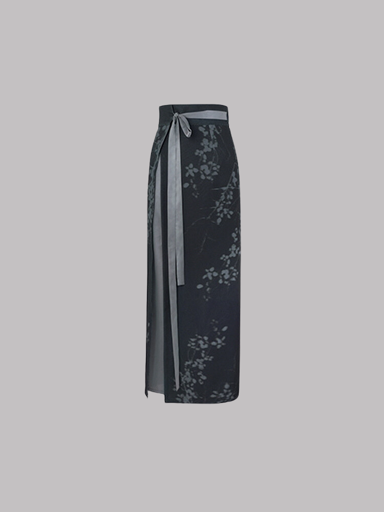 Leaf print satin midi skirt