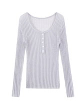 Round neck long-sleeved knit sweater